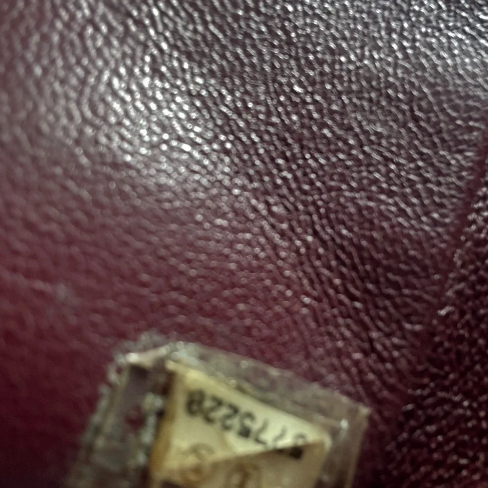 Classic Chanel vintage black quilted leather shoulder bag 24K gold CC turnlock - Picture 10 of 12